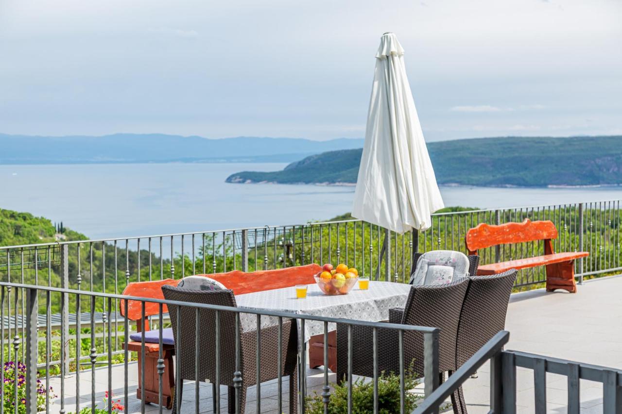 Apartments With A Parking Space Brsec, Opatija - 7796 Martina Экстерьер фото