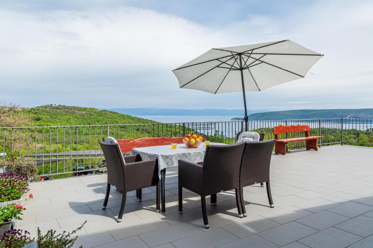 Apartments With A Parking Space Brsec, Opatija - 7796 Martina Экстерьер фото