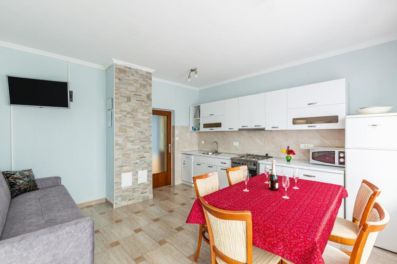Apartments With A Parking Space Brsec, Opatija - 7796 Martina Экстерьер фото