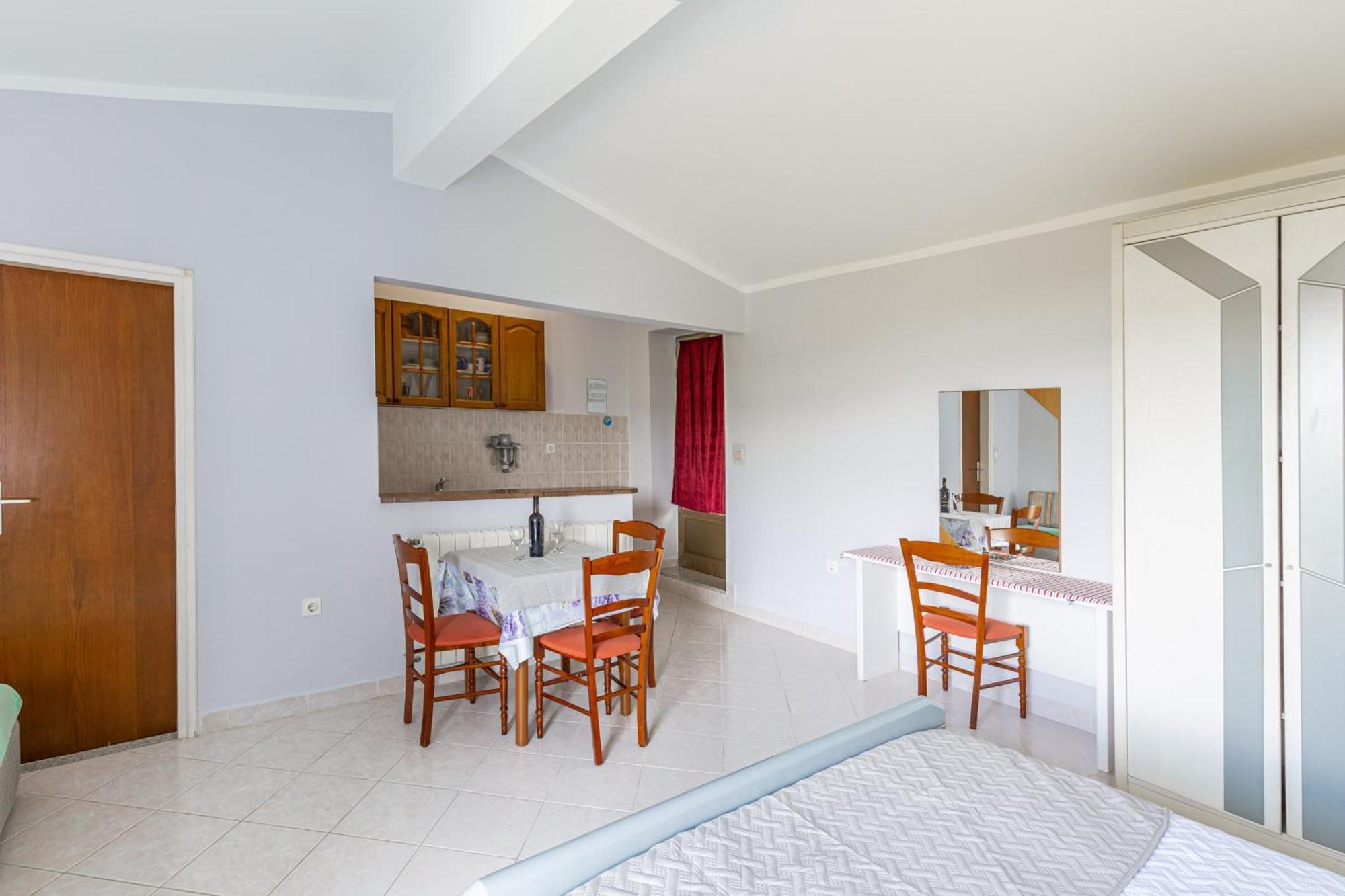 Apartments With A Parking Space Brsec, Opatija - 7796 Martina Номер фото